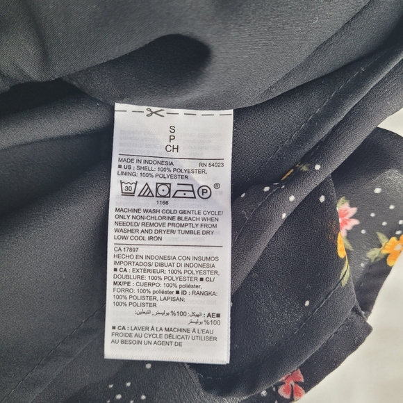 Floral long sleeved dress, size small - Picture 13 of 16